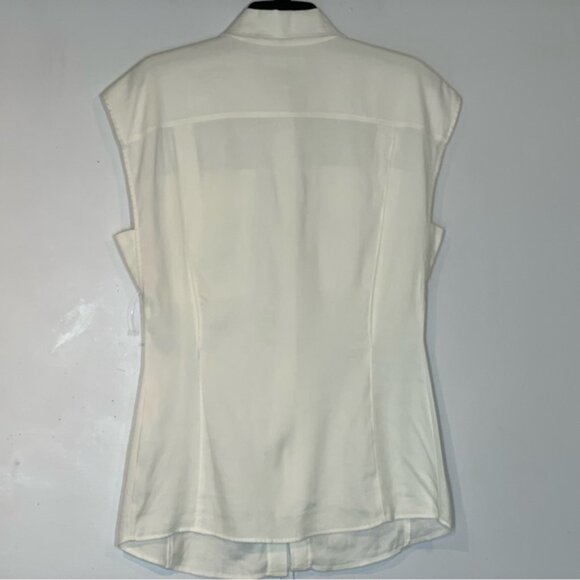 FRAME Arie Sleeveless Linen Button-Up Top in White - Picture 6 of 12